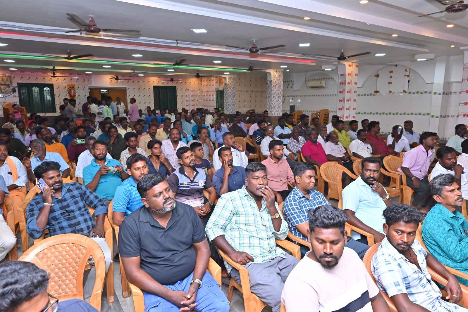 200 + Painters atteneded painters meet held in captain kalyaana mandapam 200 + Painters atteneded painters meet held in captain kalyaana mandapam